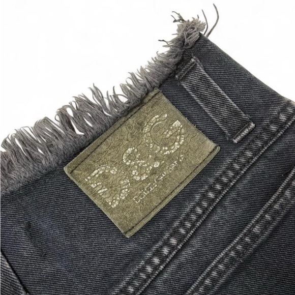 D&G Women's Black Straight-Leg Jeans with Distressed Waist and Hem - Picture 4 of 9